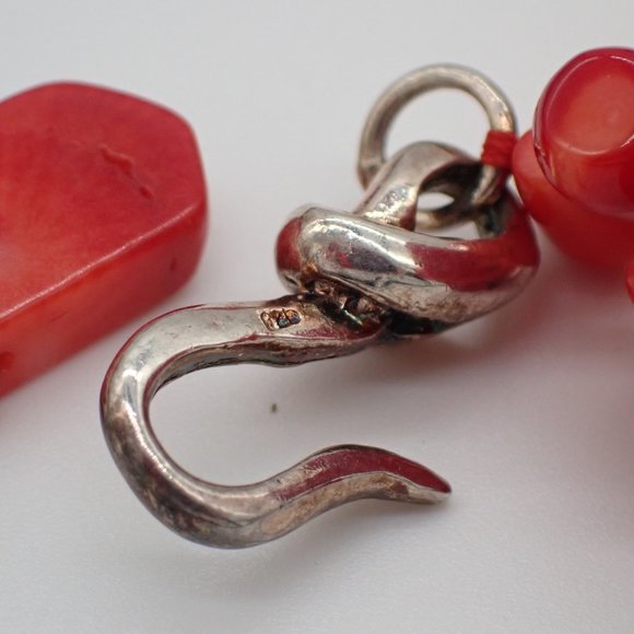 Vintage real coral teardrop necklace. Deep red stones. Strong silver clasp. - Picture 5 of 5